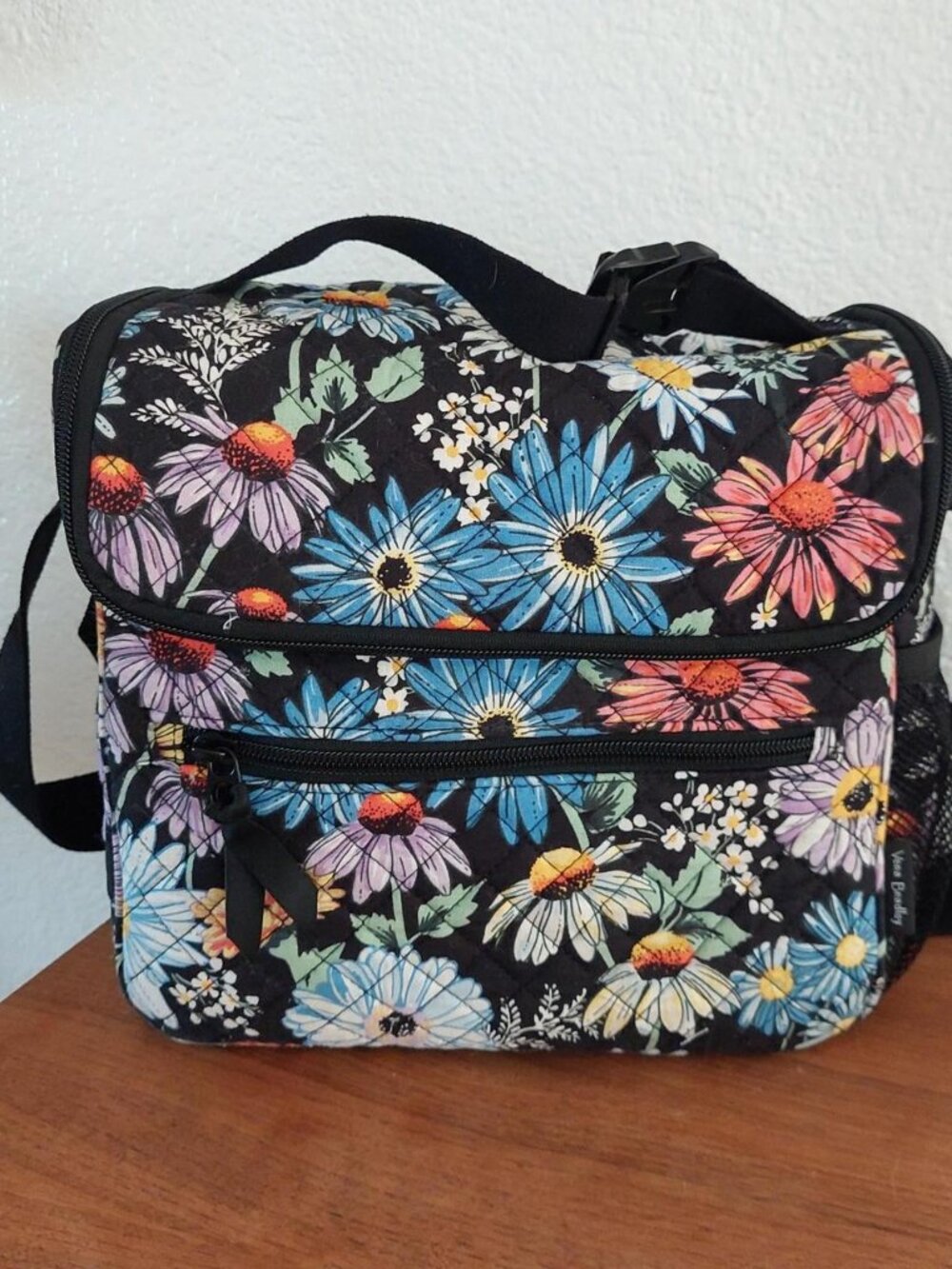 vera bradley daisies lunch bag box flowers daisy black  inside has imperfections